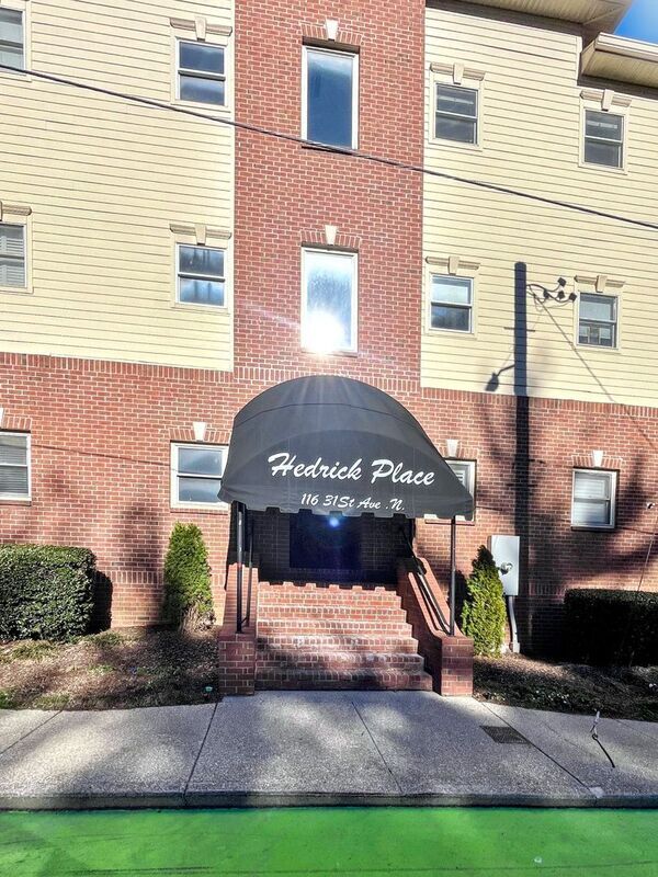 Primary Photo - 116 31st Ave N