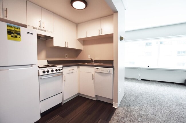 Building Photo - 555 E William St