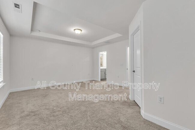 Building Photo - 2103 Nandina Trl