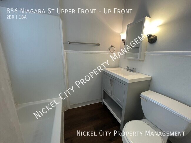 Building Photo - 856 Niagara St