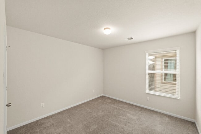 Building Photo - 16401 Olive Sparrow Dr
