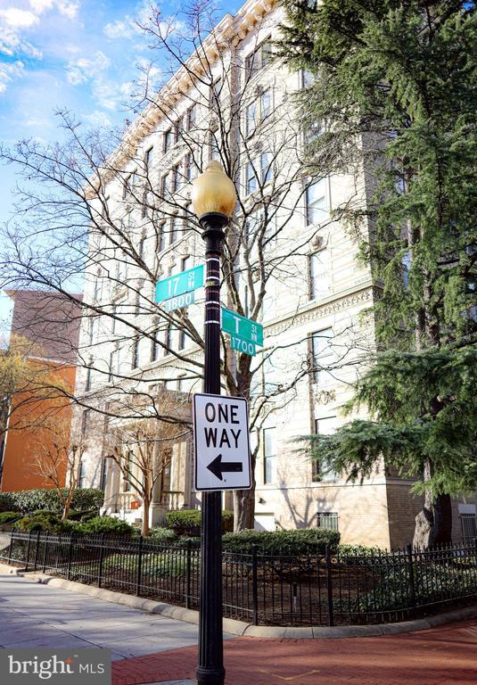 Building Photo - 1830 17th St NW