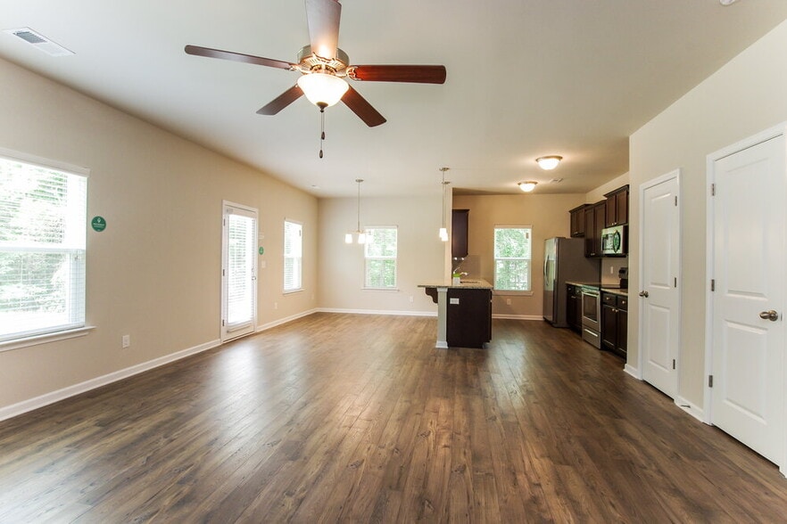 Building Photo - 1147 Rankin Oaks St