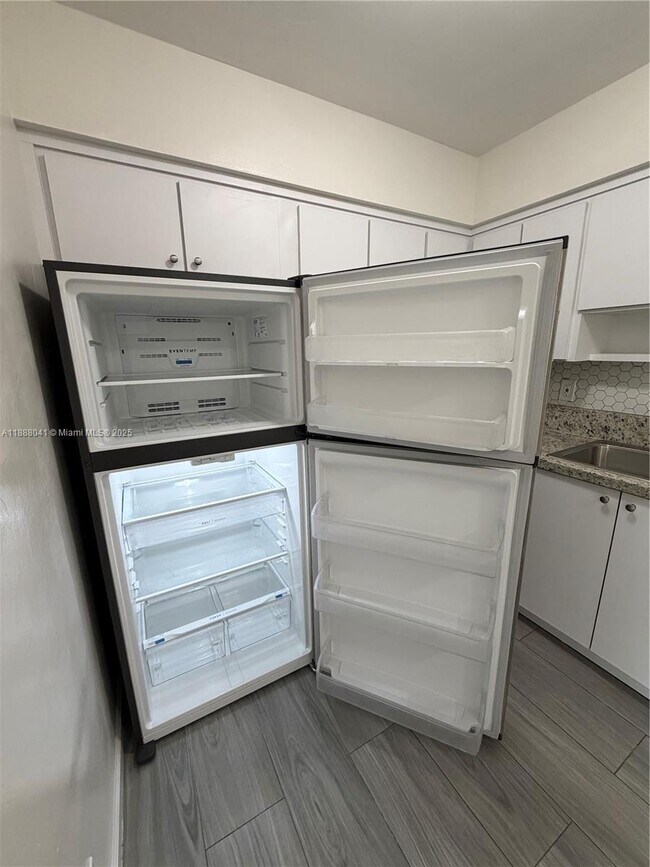 Building Photo - 1821 N 17th Ct