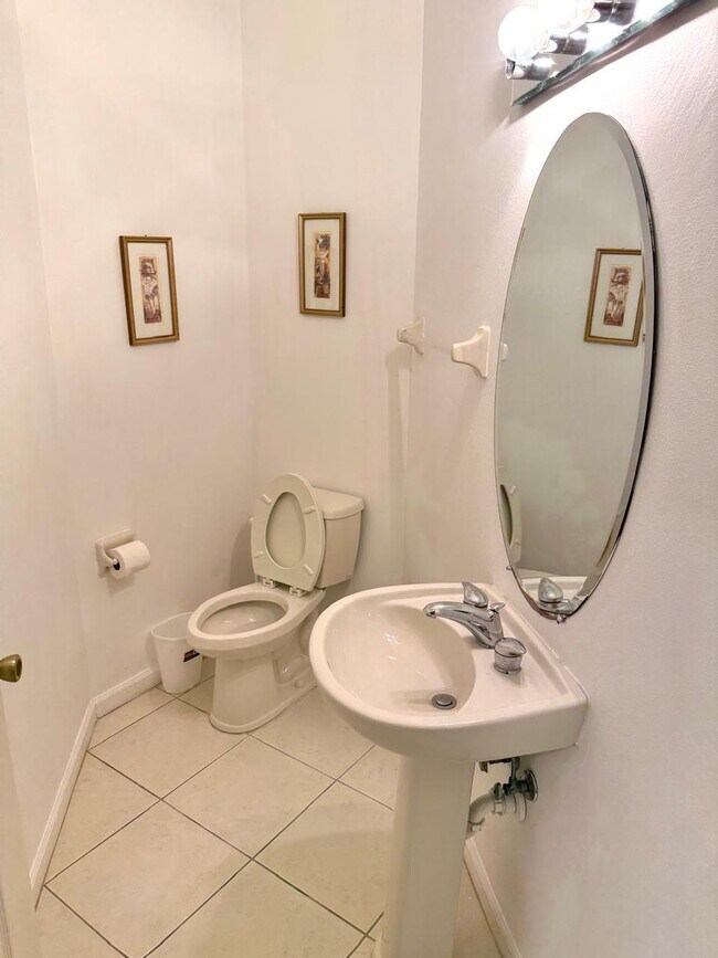 Building Photo - 8000 Carnoustie Pl