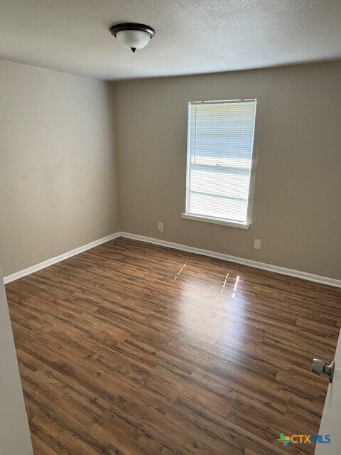 Primary Photo - 428 Aguila St