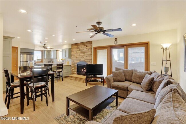 Building Photo - 8 Ortley Ave