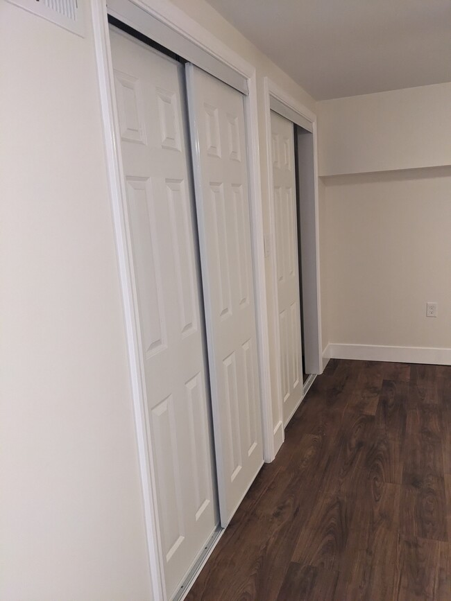 Unit 5 Bedroom Closet - 518 N State St