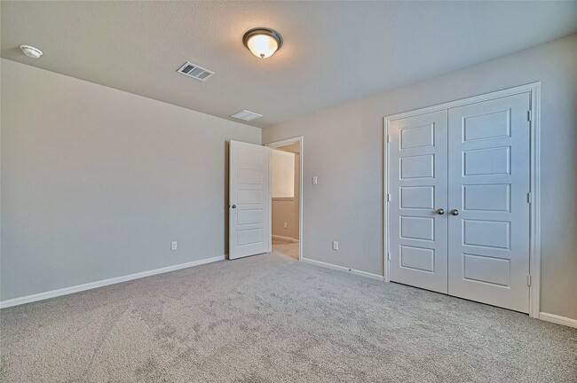 Building Photo - 27231 Blue Pool Dr