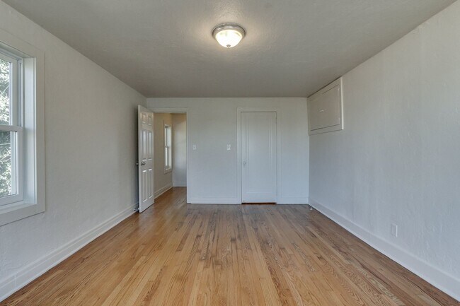 Building Photo - Updated one bed/one bath near Linwood in OKC