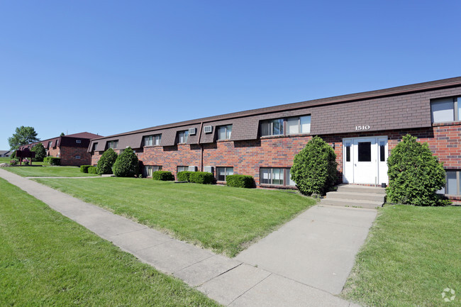 Buildings - Stonewood Apartments