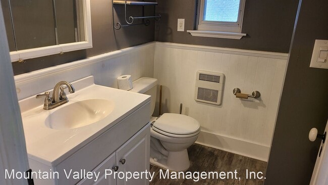 Building Photo - 3 br, 2 bath House - 511 Linden Ave