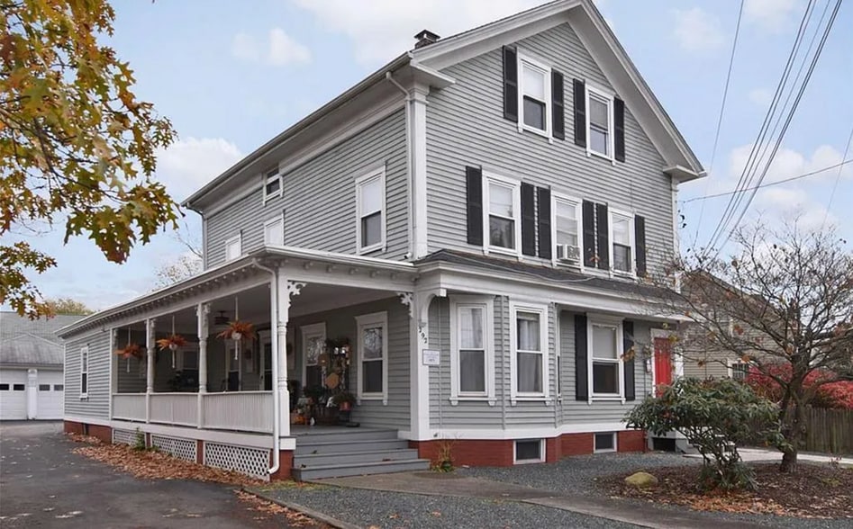 Primary Photo - 294 Pleasant St