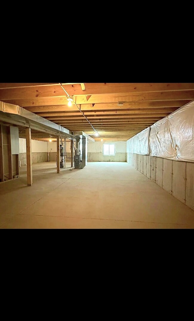 Building Photo - 1044 Witbeck Dr