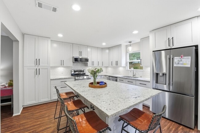 Building Photo - 2234 Willow Point Dr