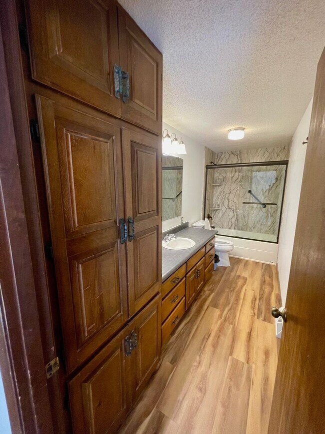Building Photo - Unique 4 Bedroom Home on Dead-End Road w/ ...