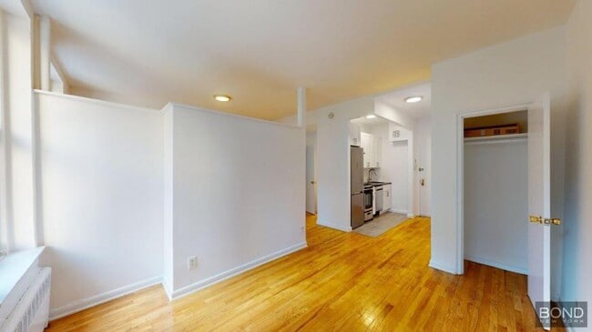 Building Photo - 1 bedroom in Manhattan NY 10022