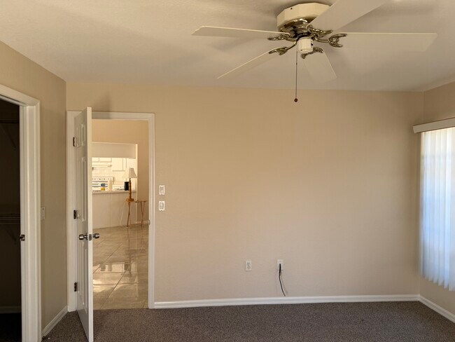 Building Photo - 486 Chamber St NW