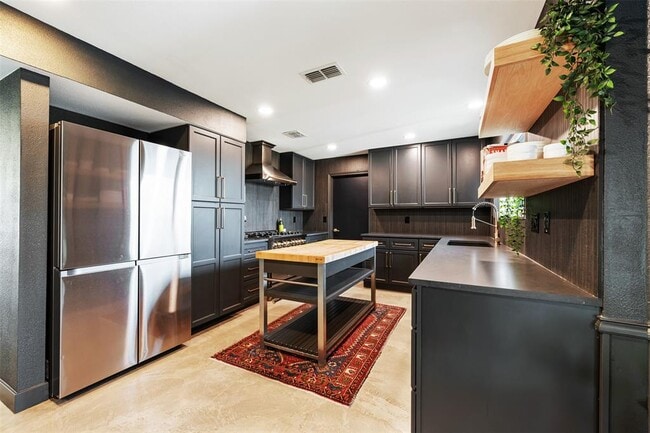 Building Photo - 6713 Winterberry Dr