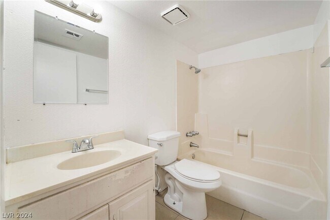 Building Photo - 375 N 15th St