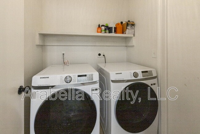 Building Photo - 8554 Timber Lodge