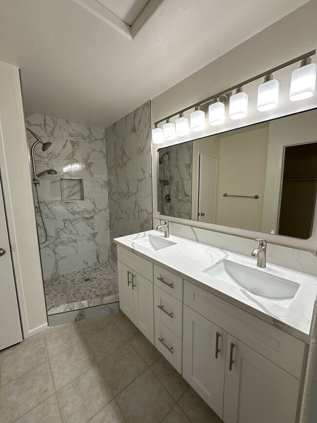 Building Photo - SCRIPTS RANCH-FULLY REMODELED  2 BED, 2.5 BATH - AVAILABLE NOW!