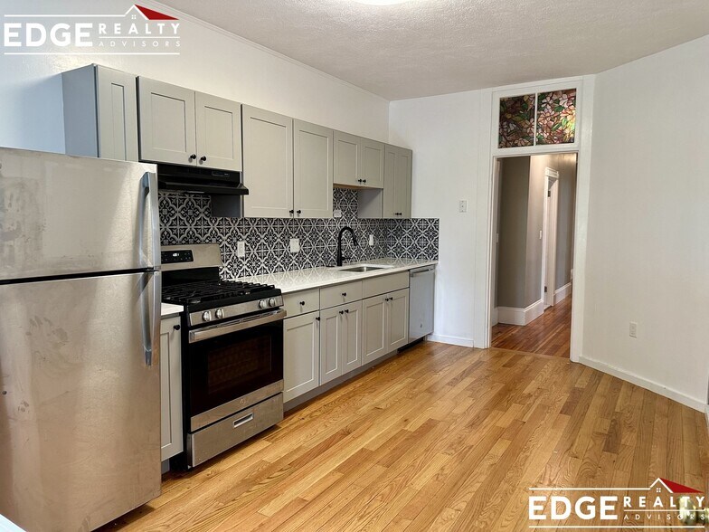 Building Photo - 183 High St