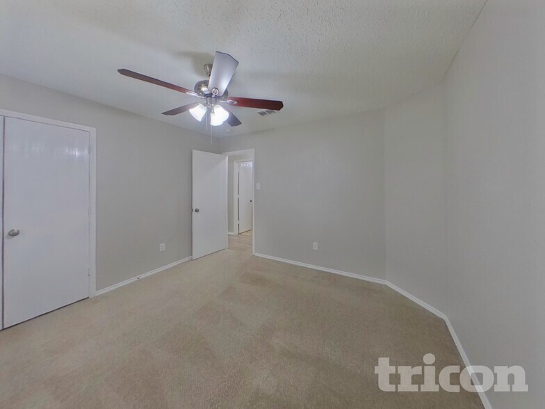 Building Photo - 2983 Celian Dr