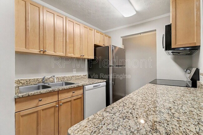 Building Photo - 2396 Lawrenceville Hwy