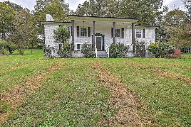 Primary Photo - Beautiful split foyer home in Colonial Hei...