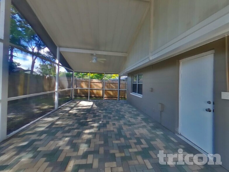 Building Photo - 16013 Woodpine Dr