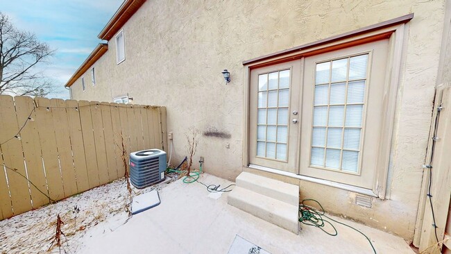 Building Photo - 6468 Cranston Way