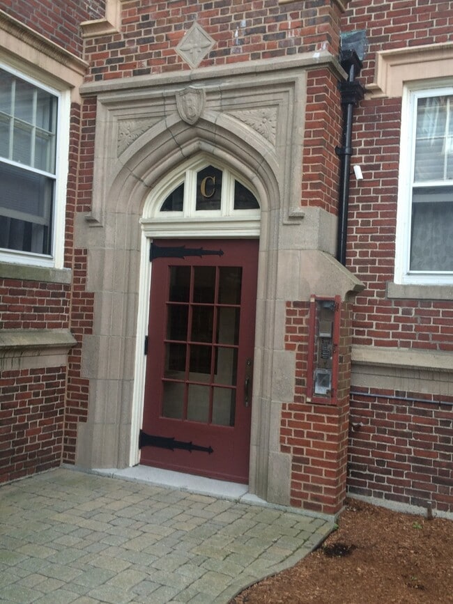 Building Photo - 520 High St