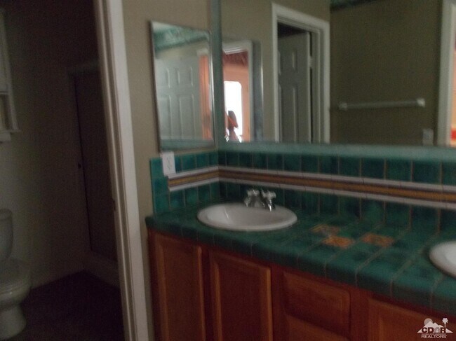 Building Photo - 9641 Vista Del Valle