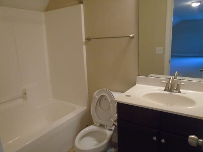Building Photo - Stunning 5-Bedroom, 3.5-Bath Home with Bon...