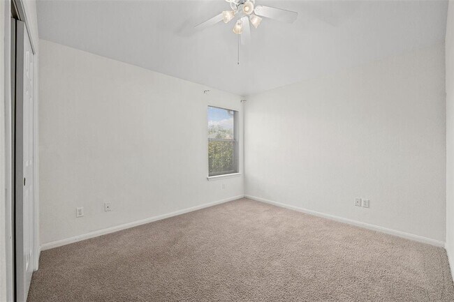 Building Photo - 1800 White Indigo Trail