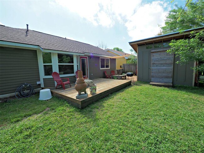 Building Photo - 8700 Soho Dr