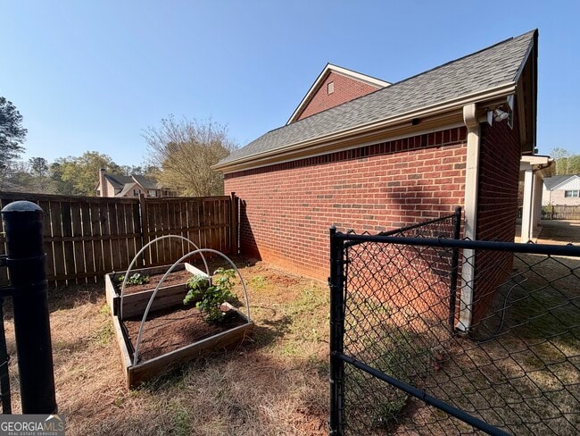 Building Photo - 301 Conway Ct