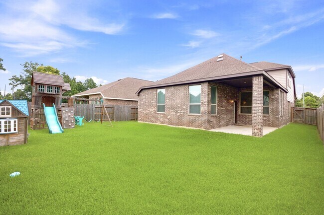 Building Photo - 16875 Olympic National Dr