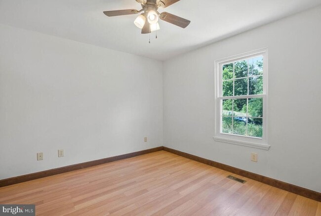 Building Photo - 6327 Joslyn Pl