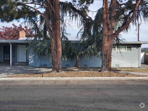 Building Photo - West Kennewick Rambler with Full Landscaping