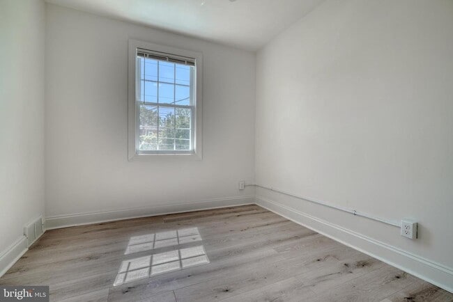 Building Photo - 1722 Edgewood Rd