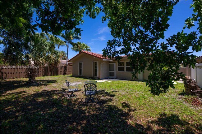 Building Photo - 9039 NW 21st Ct