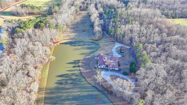 Building Photo - 1540 Lipscomb Rd