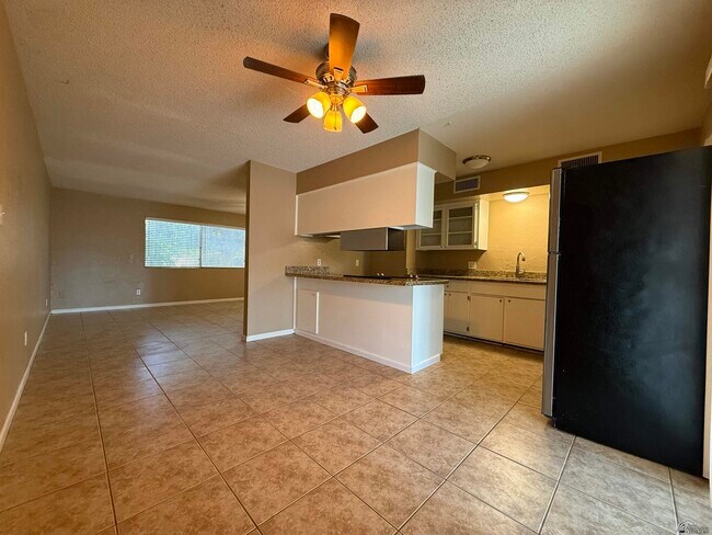 Building Photo - 2490 W Yowell Ct