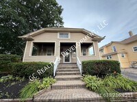 Building Photo - 454 Moseley St