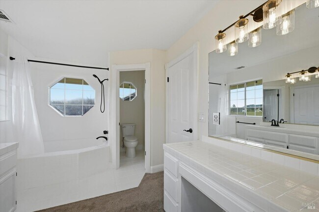 Building Photo - 1395 Grove Ct