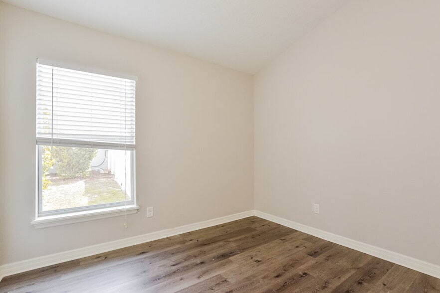 Building Photo - 4496 Manica Dr