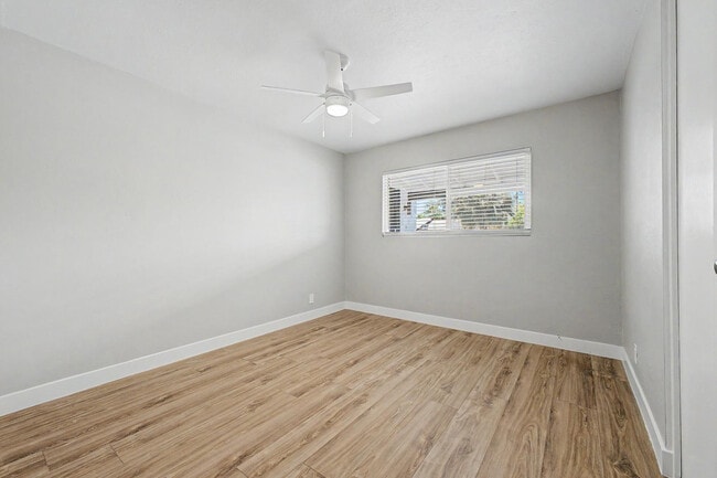 Building Photo - 8730 E Rancho Vista Dr