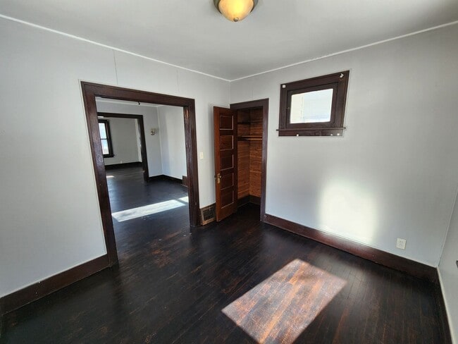 Building Photo - 3 Bedroom Home with 2 Car Detached Garage in East Moline